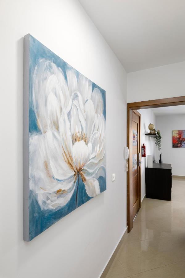 Hilltop Apartments - Stylish Comfort Living Close To The Sea, Bugibba St. Paul's Bay Exteriör bild