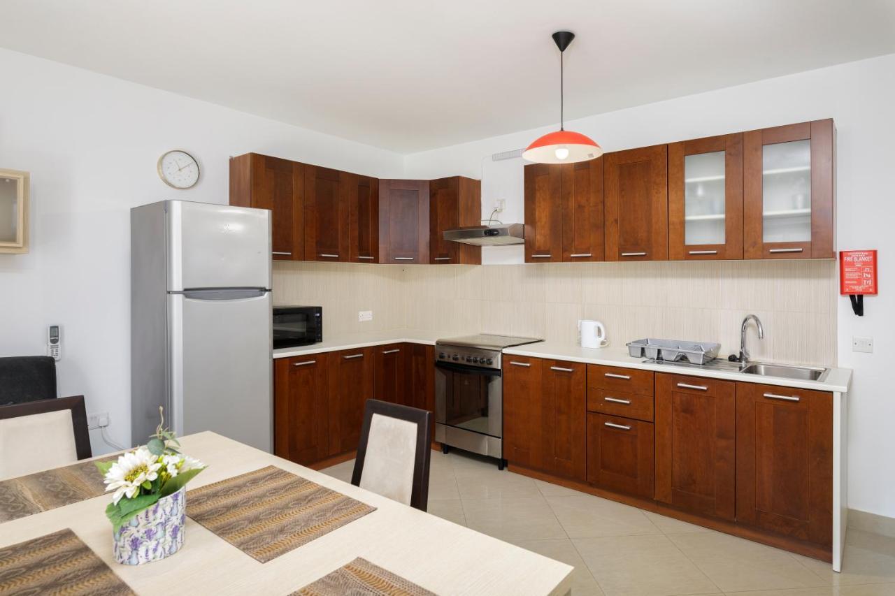 Hilltop Apartments - Stylish Comfort Living Close To The Sea, Bugibba St. Paul's Bay Exteriör bild