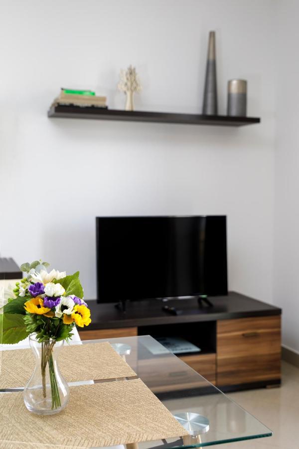 Hilltop Apartments - Stylish Comfort Living Close To The Sea, Bugibba St. Paul's Bay Exteriör bild