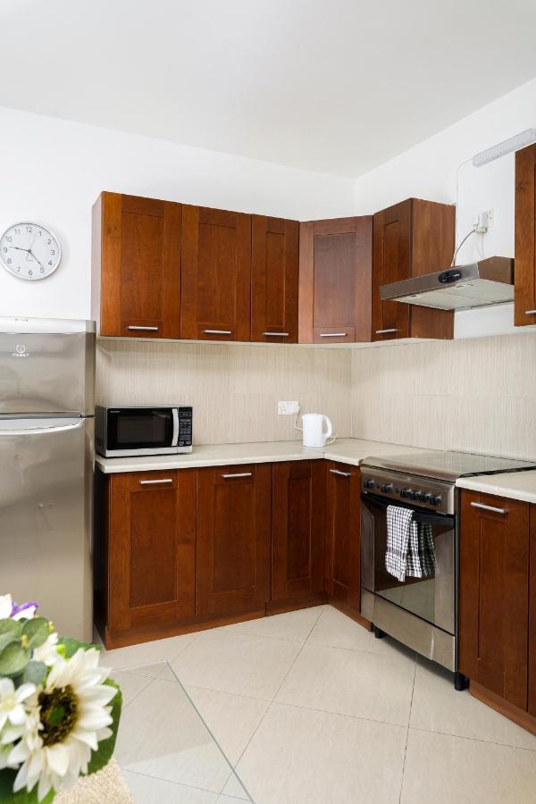 Hilltop Apartments - Stylish Comfort Living Close To The Sea, Bugibba St. Paul's Bay Exteriör bild