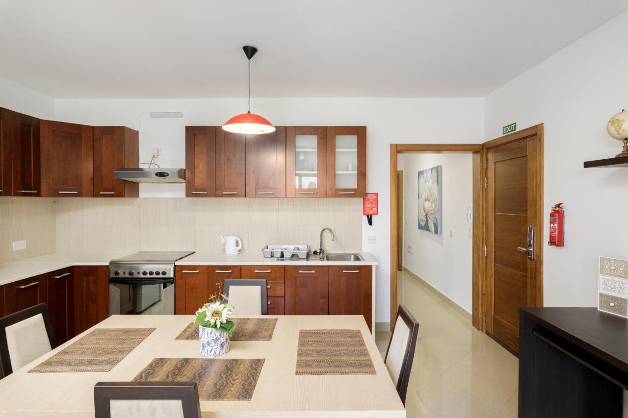 Hilltop Apartments - Stylish Comfort Living Close To The Sea, Bugibba St. Paul's Bay Exteriör bild